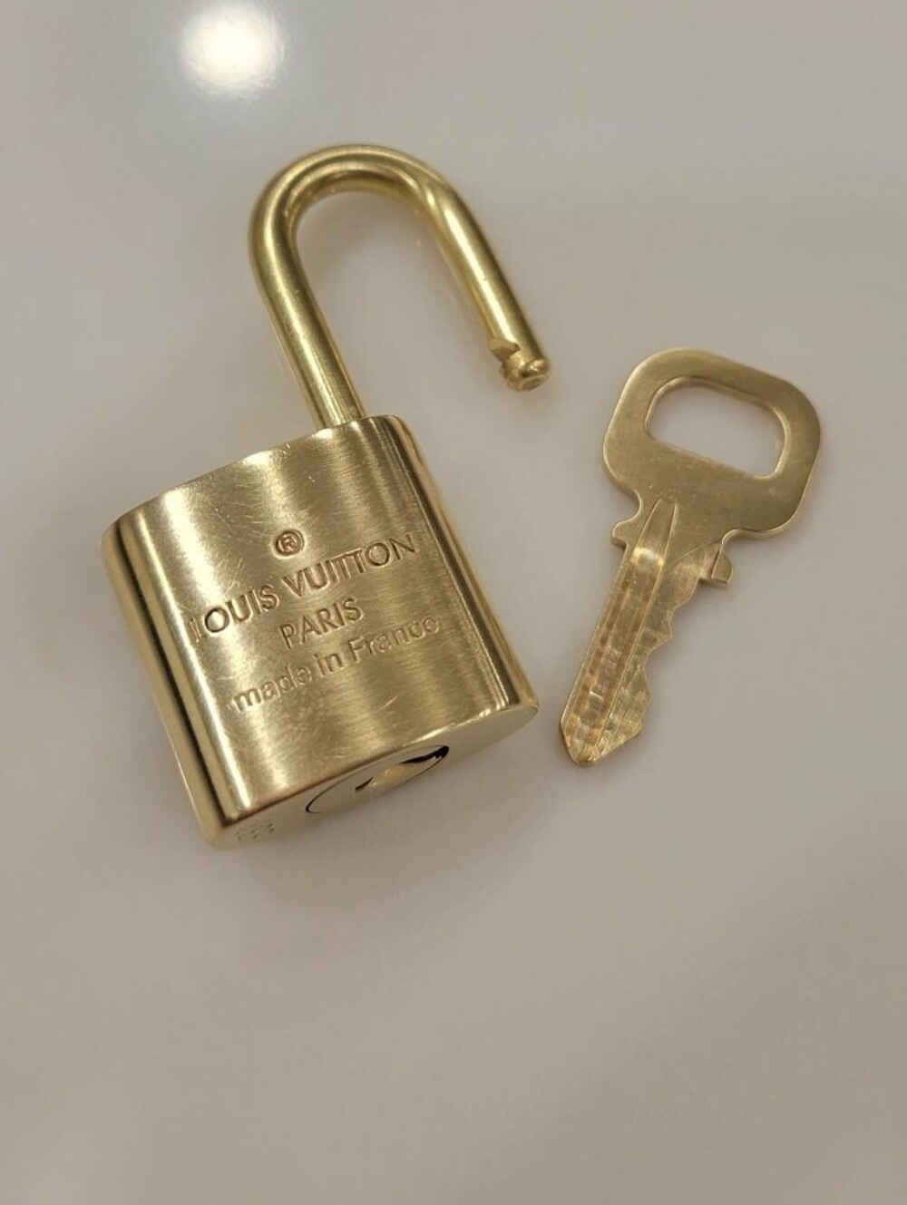 💯 Authentic Louis Vuitton Padlock and Key Gold Brass